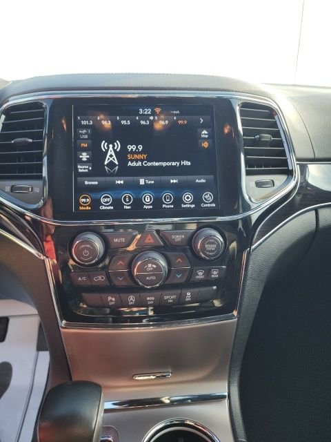 Used 2021 Jeep Grand Cherokee Overland image 32