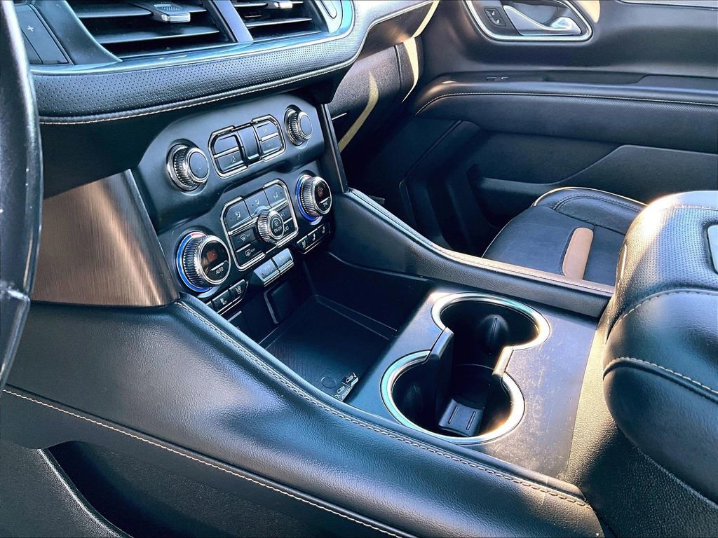 Used 2022 GMC Yukon XL AT4 image 20