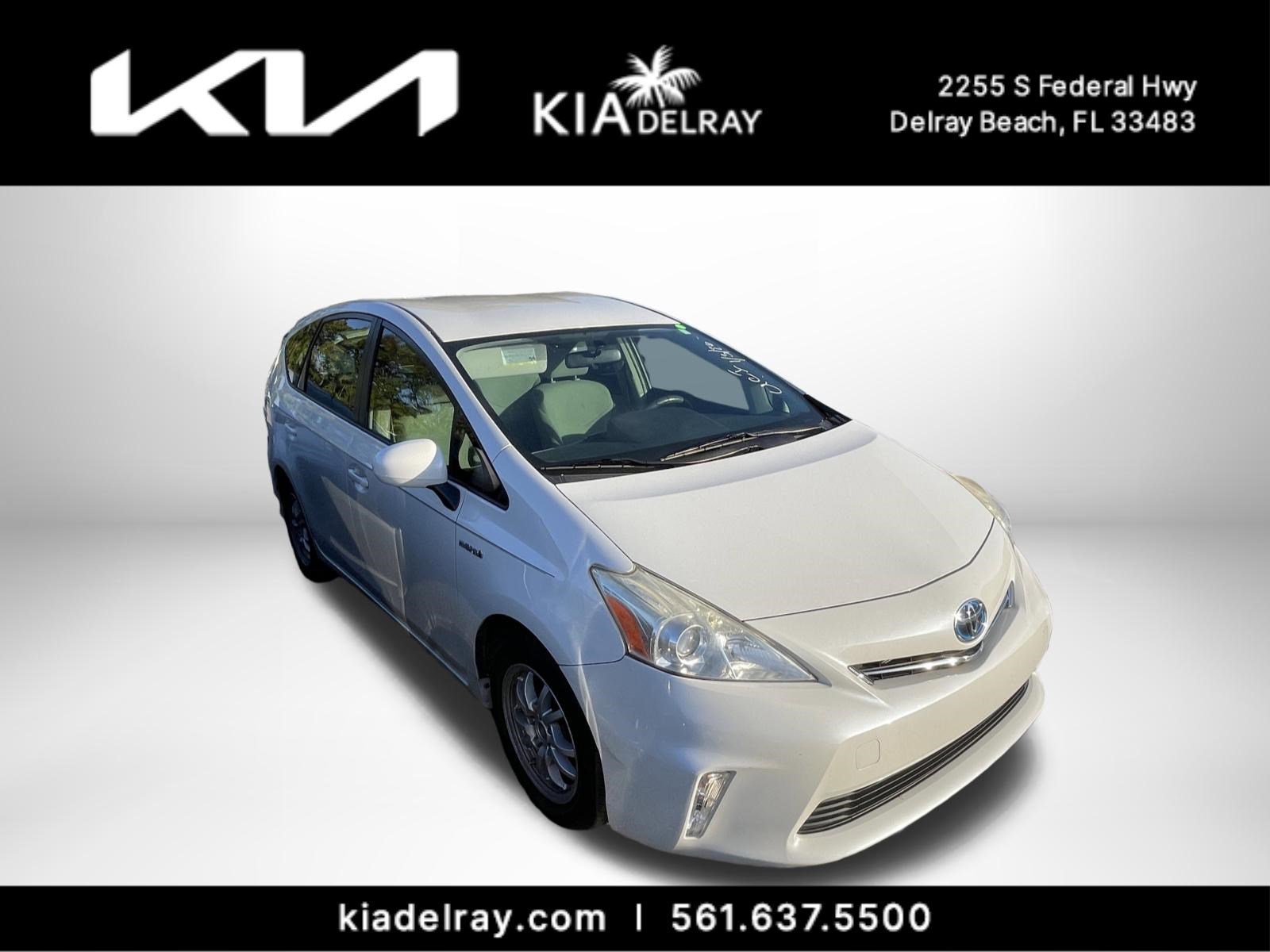 Used 2013 Toyota Prius V image 6