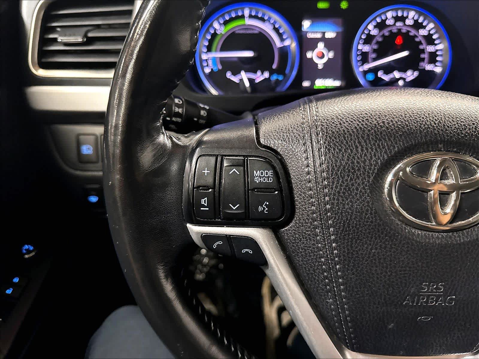 Used 2019 Toyota Highlander Limited Platinum AWD/4WD image 19