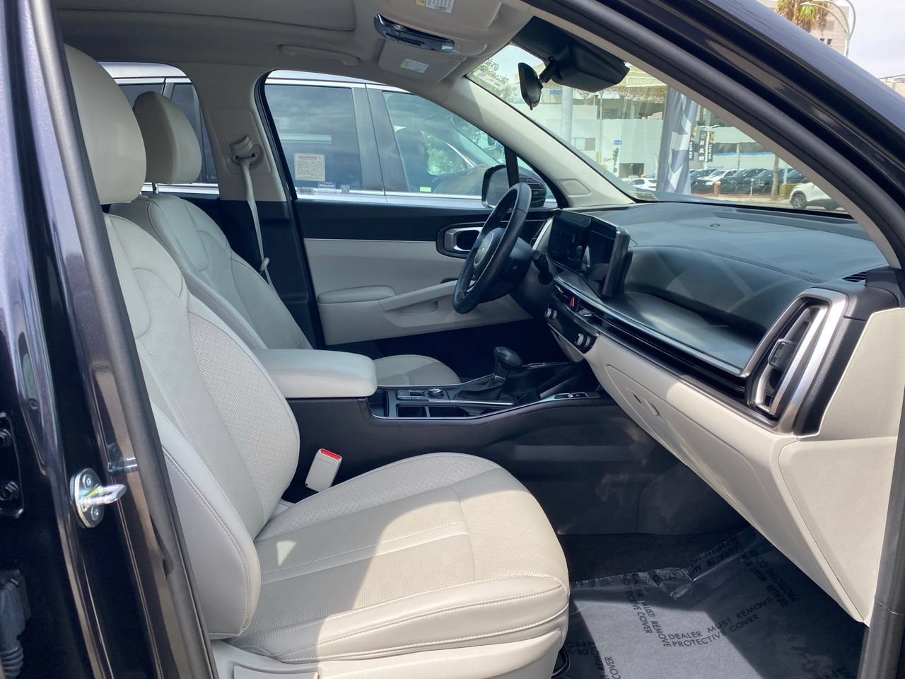 Certified 2025 Kia Sorento S w/ Panoramic Sunroof Package FWD image 25