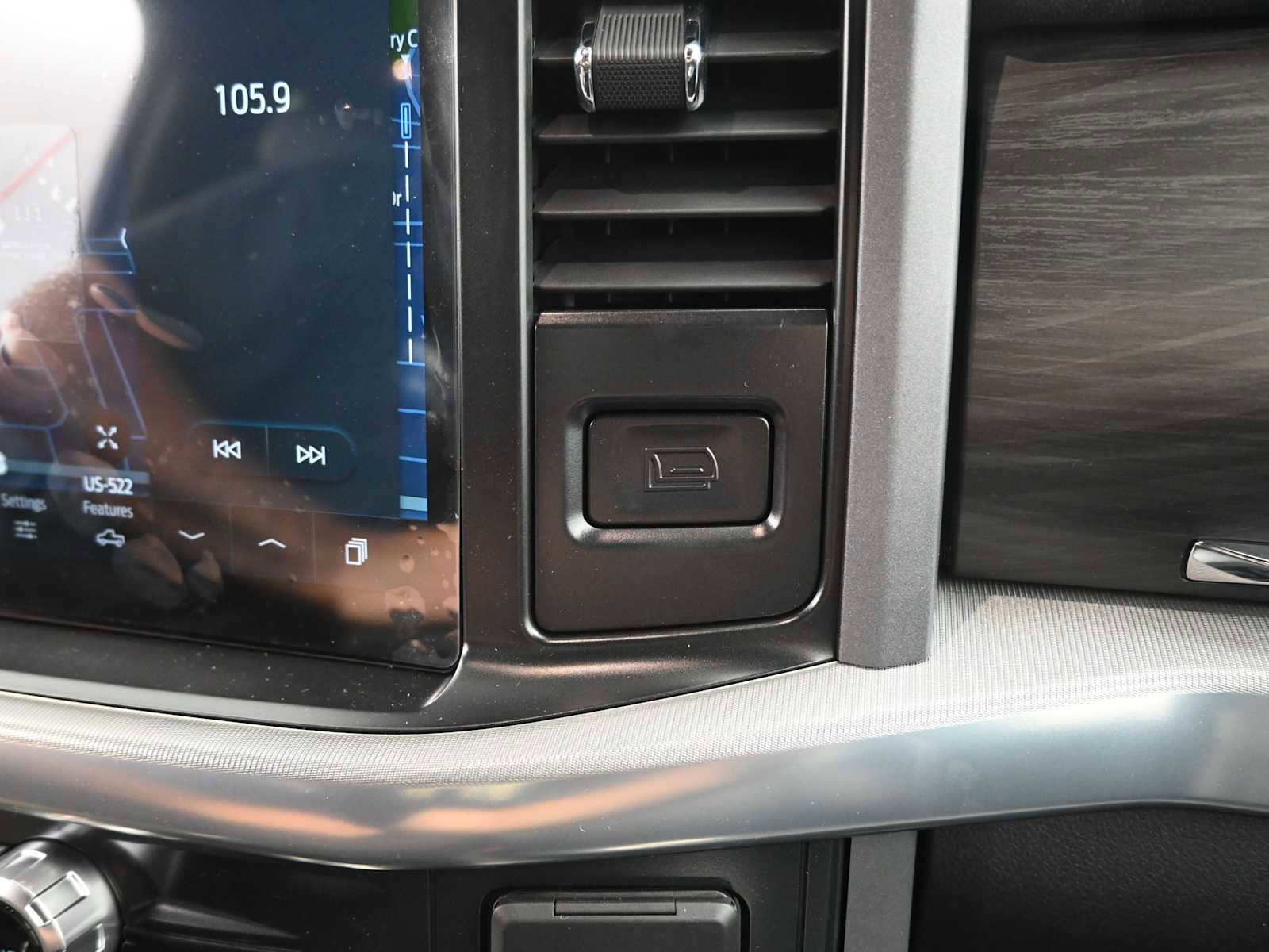 New 2025 Ford F150 Lariat w/ Equipment Group 502A High image 51