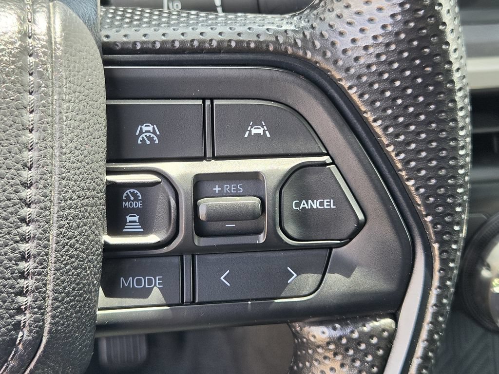 Used 2025 Toyota Tacoma SR5 AWD/4WD image 22