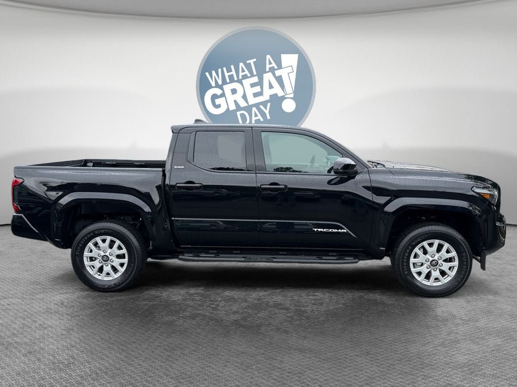 Certified 2026 Toyota Tacoma SR5 AWD/4WD image 2