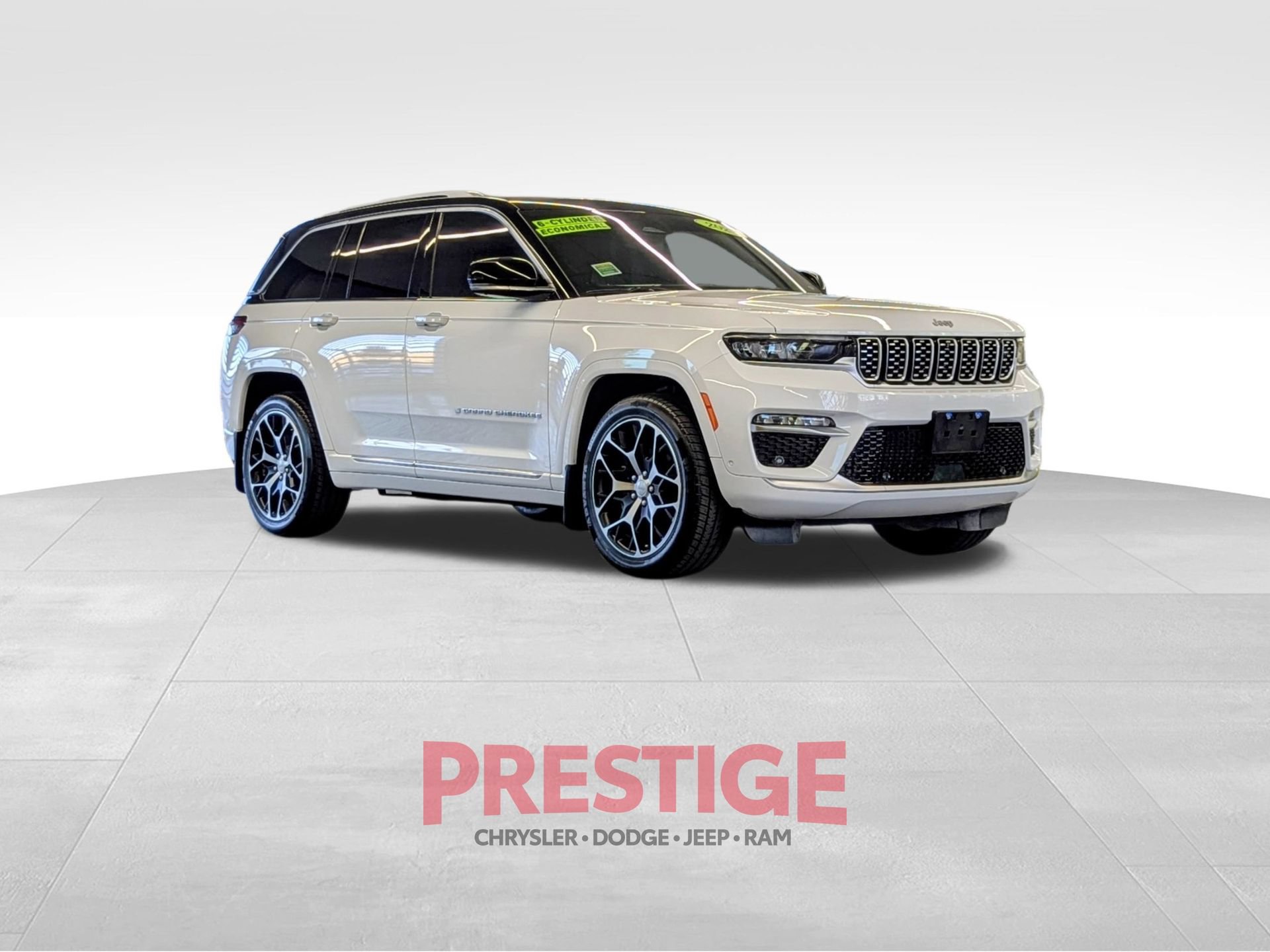 Used 2022 Jeep Grand Cherokee Summit AWD/4WD image 5