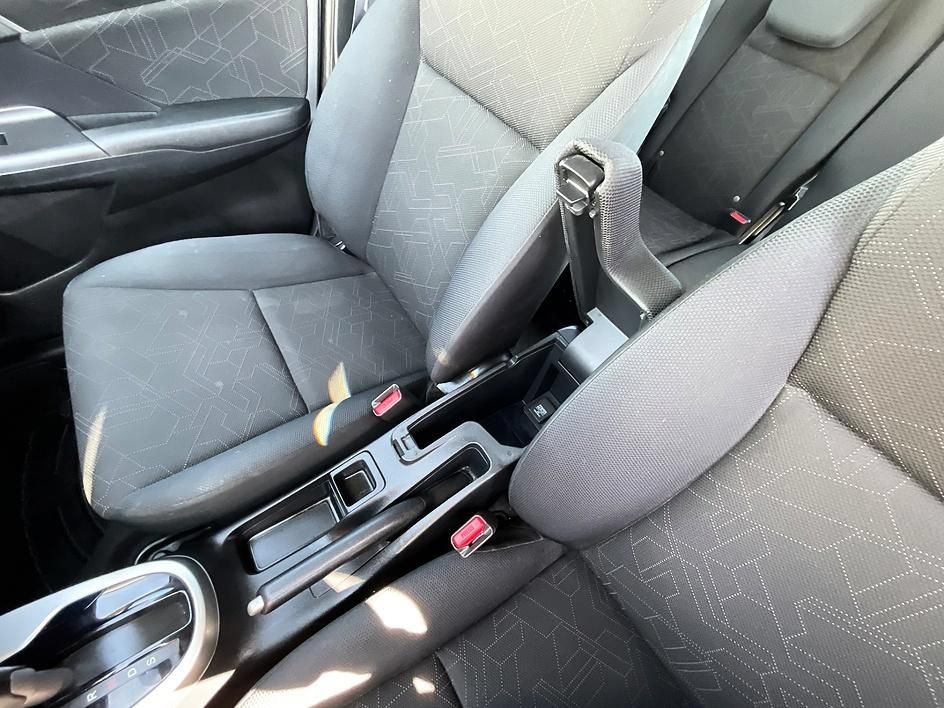 Used 2015 Honda Fit EX image 28