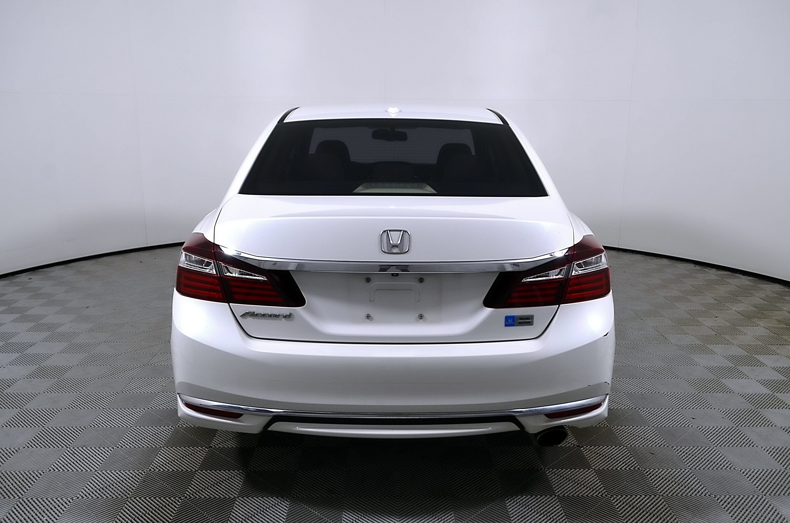 Used 2017 Honda Accord EX-L image 8