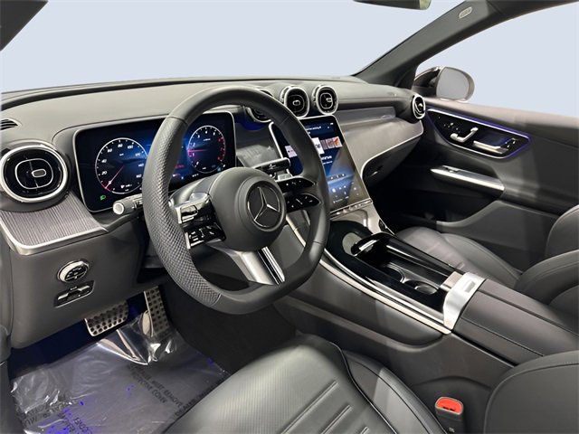 Used 2025 Mercedes-Benz GLC 300 4MATIC image 14