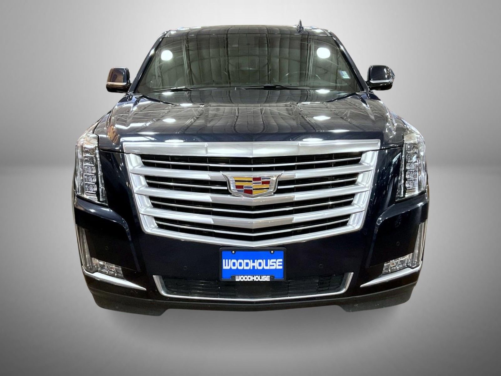 Used 2017 Cadillac Escalade Platinum image 2