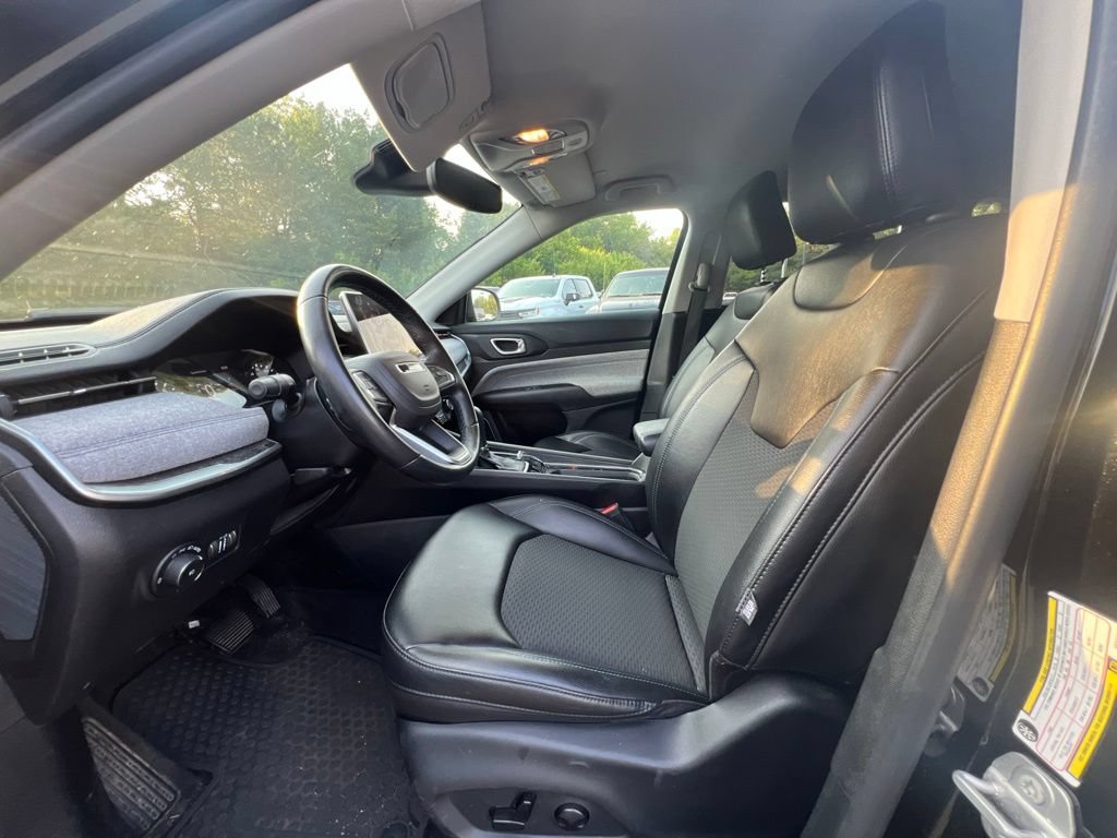 Used 2022 Jeep Compass Latitude w/ Convenience Group AWD/4WD image 28