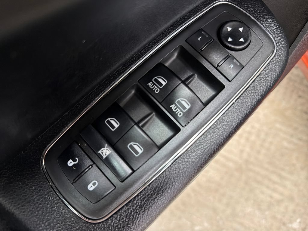 Used 2021 Chrysler 300 S RWD image 17