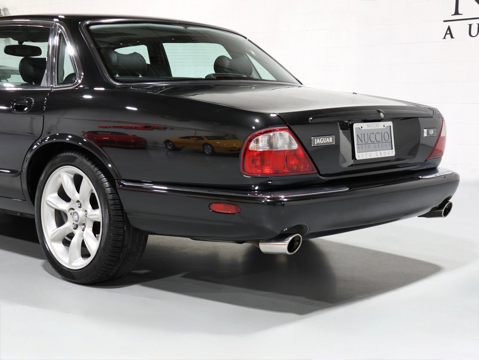 Used 1998 Jaguar XJ8 RWD image 26