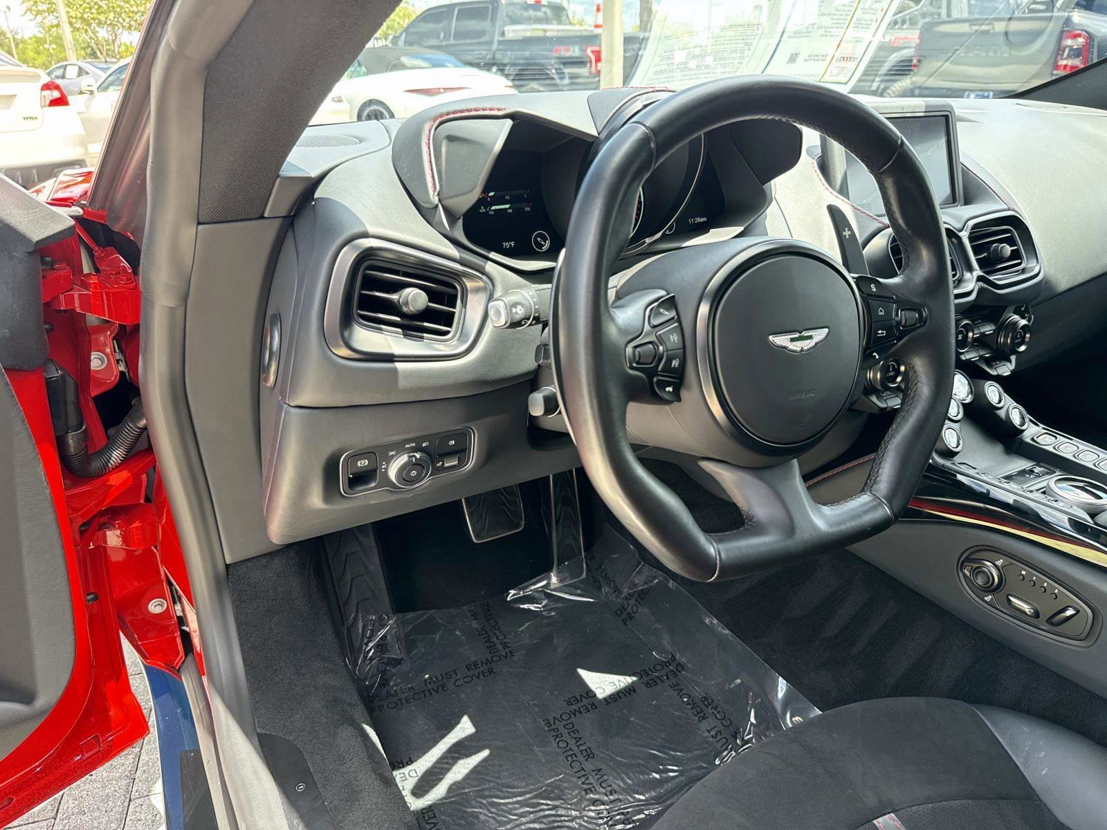 Used 2022 Aston Martin V8 Vantage Roadster RWD image 20