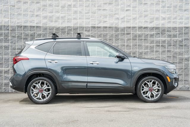 Used 2021 Kia Seltos SX w/ SX Sunroof Package AWD/4WD image 4