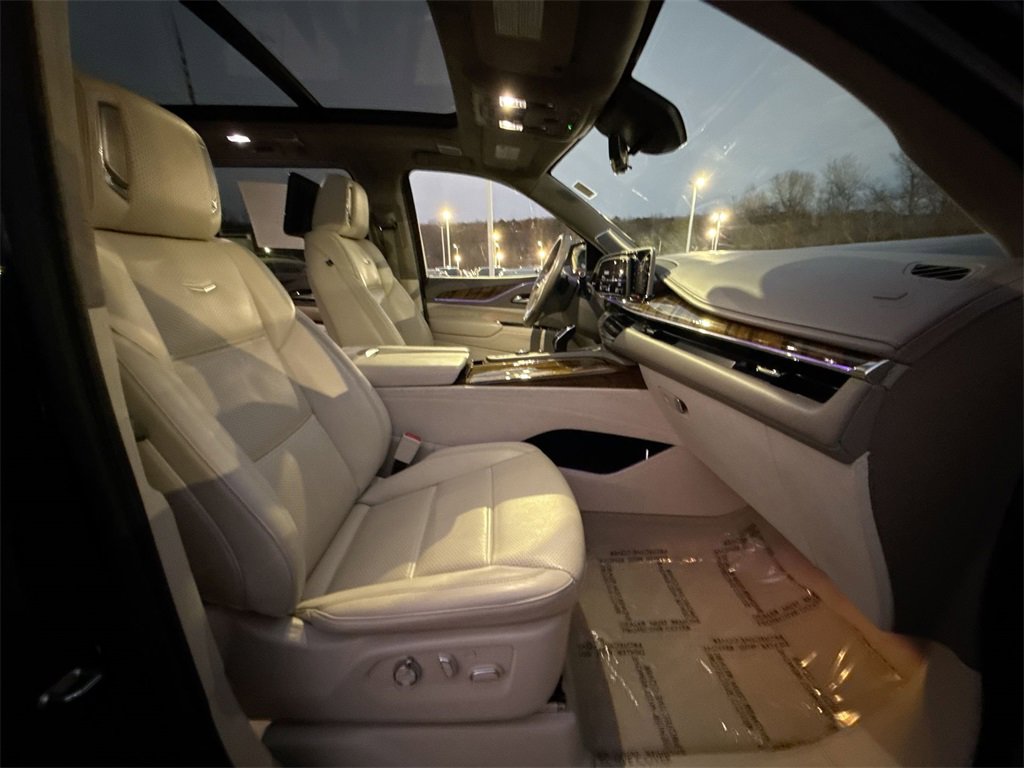 Used 2021 Cadillac Escalade ESV Premium Luxury Platinum image 27