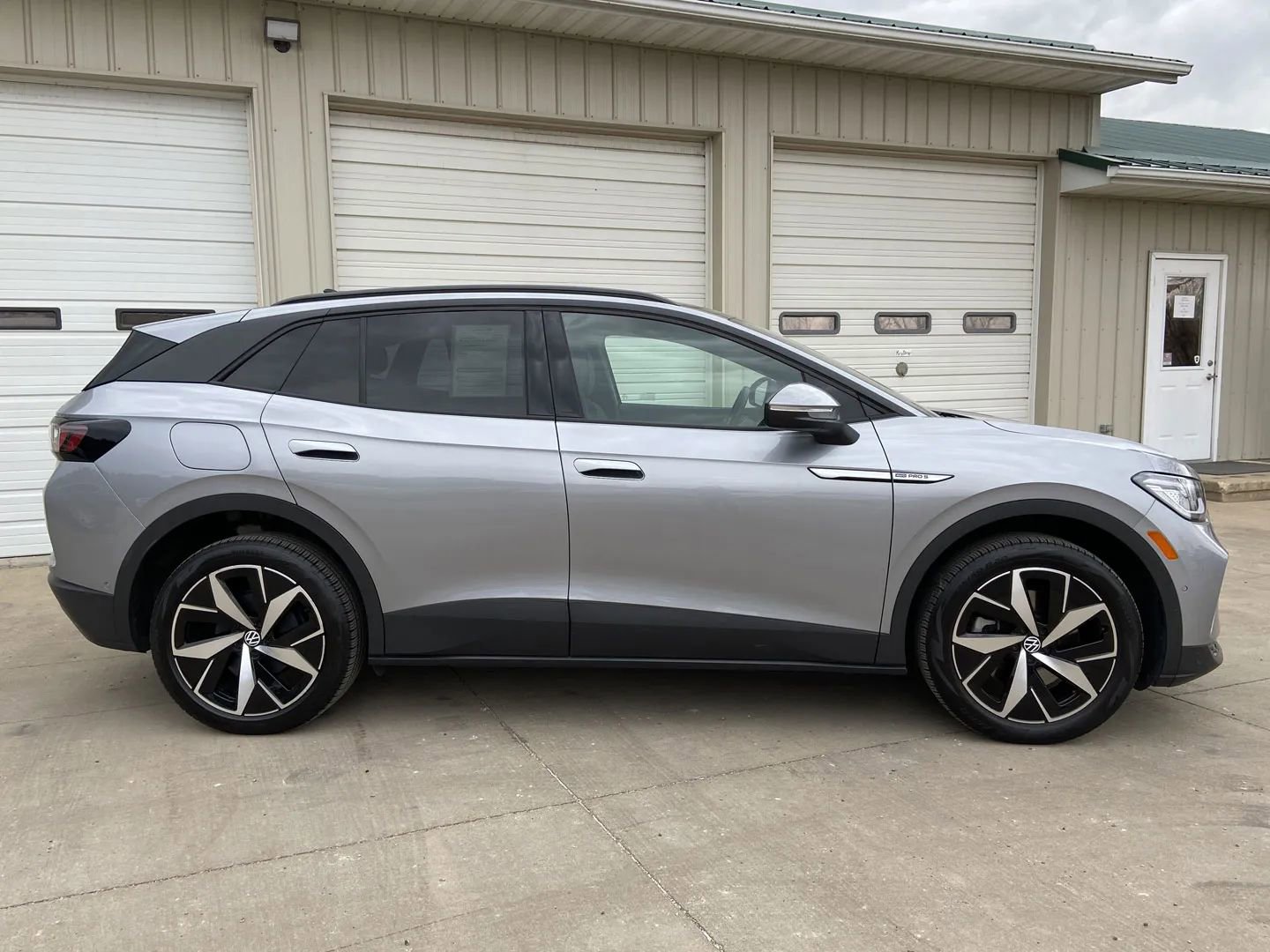 Used 2023 Volkswagen ID.4 Pro S image 8