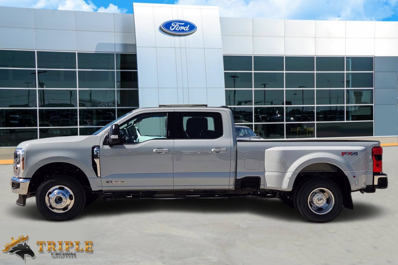New 2026 Ford F350 XLT w/ XLT Premium Package AWD/4WD image 3