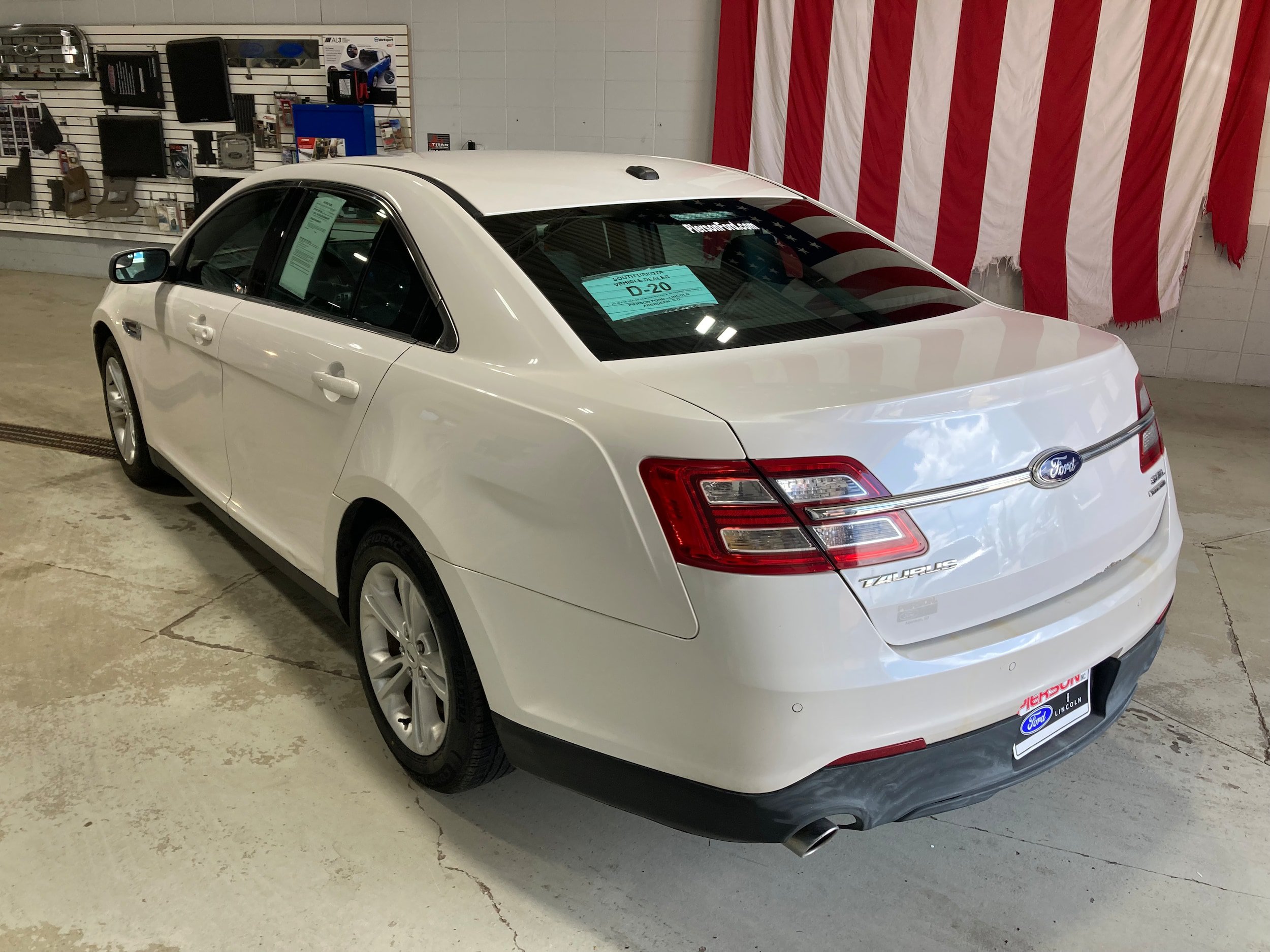 Used 2013 Ford Taurus SEL FWD image 13
