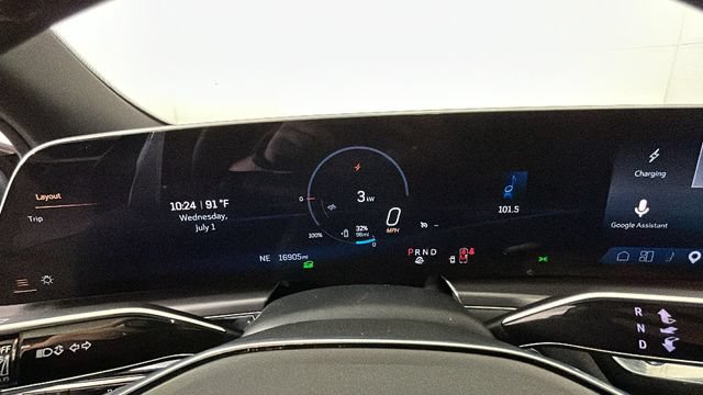 Used 2024 Cadillac Lyriq Tech RWD image 17