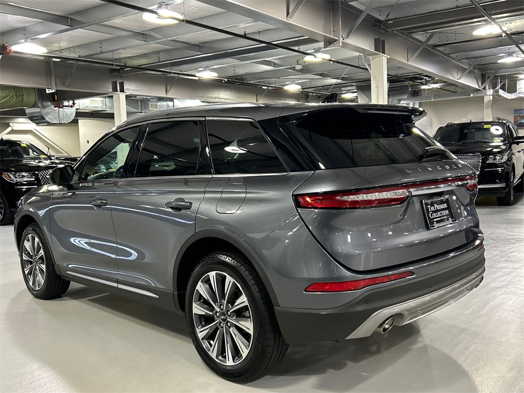 Certified 2022 Lincoln Corsair Reserve w/ Elements Package image 4