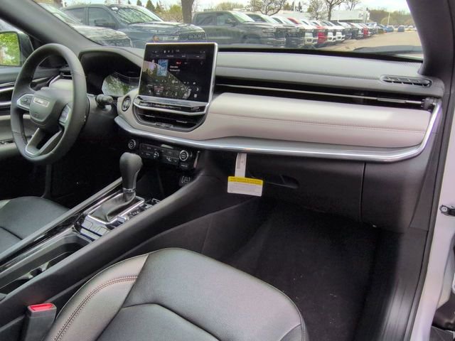 Used 2024 Jeep Compass Limited w/ Sun and Sound Group AWD/4WD image 27