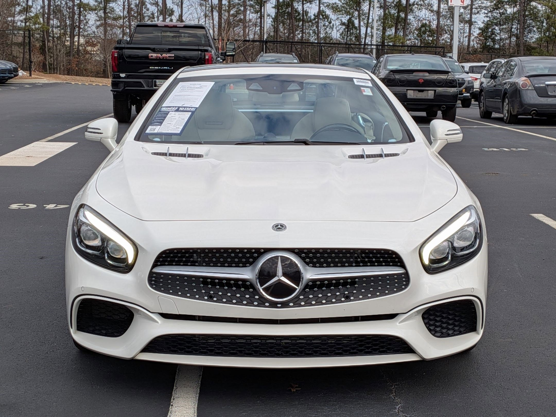 Used 2019 Mercedes-Benz SL 550 image 3