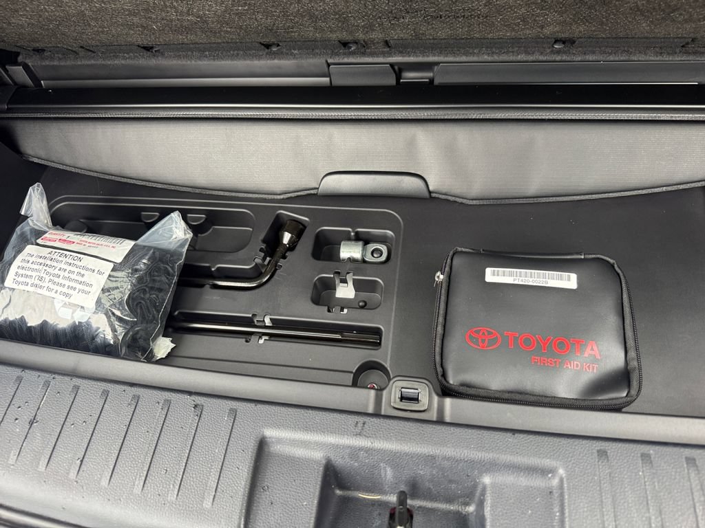 Used 2023 Toyota Highlander XSE AWD/4WD image 17