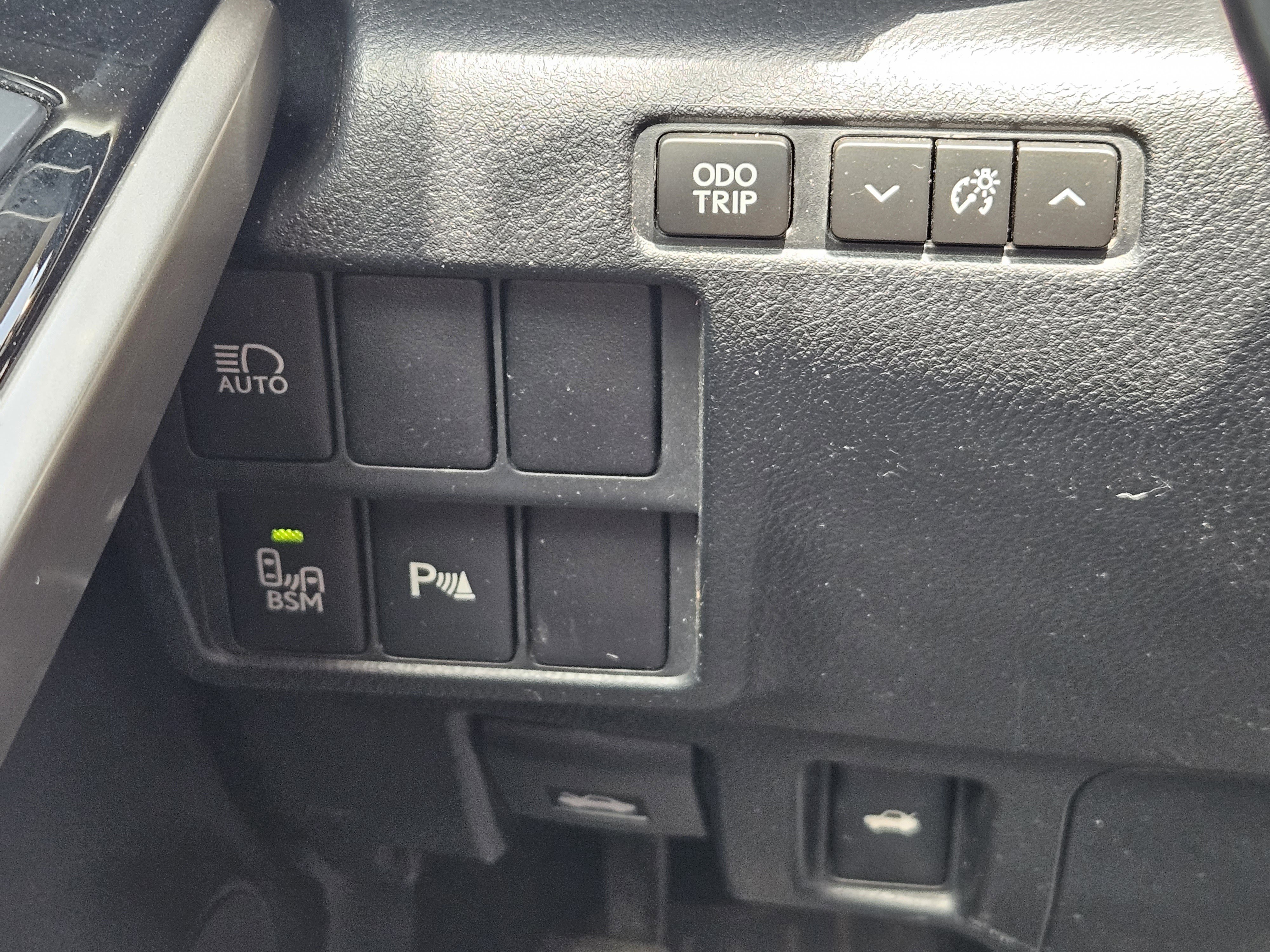 Used 2018 Lexus IS 300 w/ Comfort Package RWD image 22