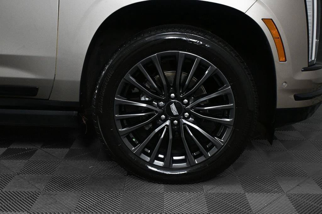 Used 2025 Cadillac Escalade Sport Platinum w/ LPO, Floor Liner Package AWD/4WD image 35