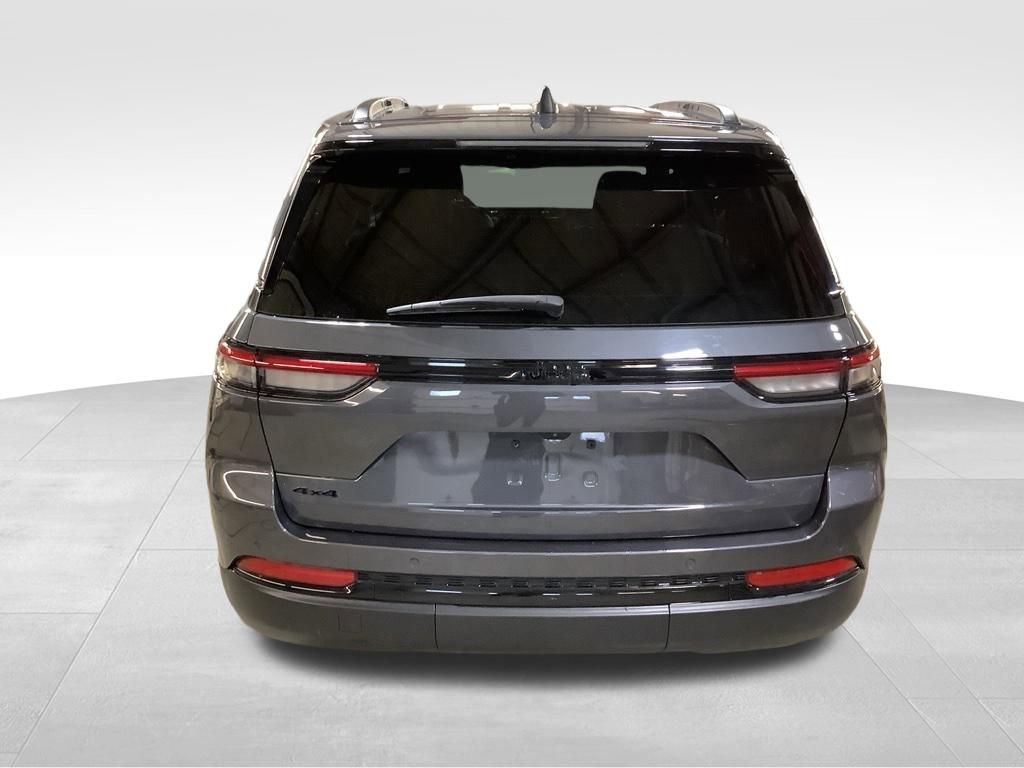 Used 2023 Jeep Grand Cherokee Altitude image 7