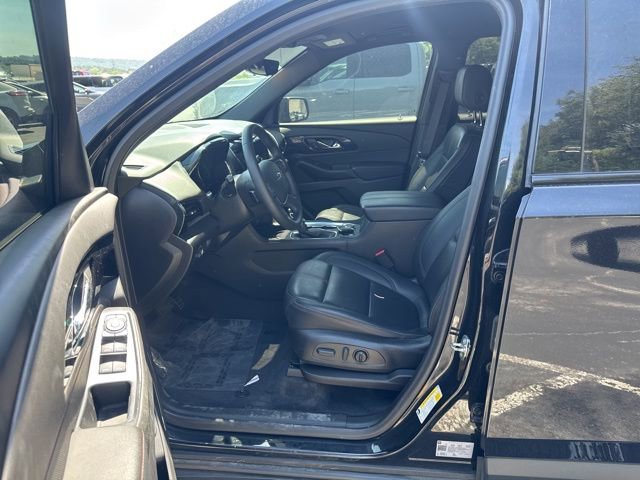 Used 2022 Chevrolet Traverse RS image 9