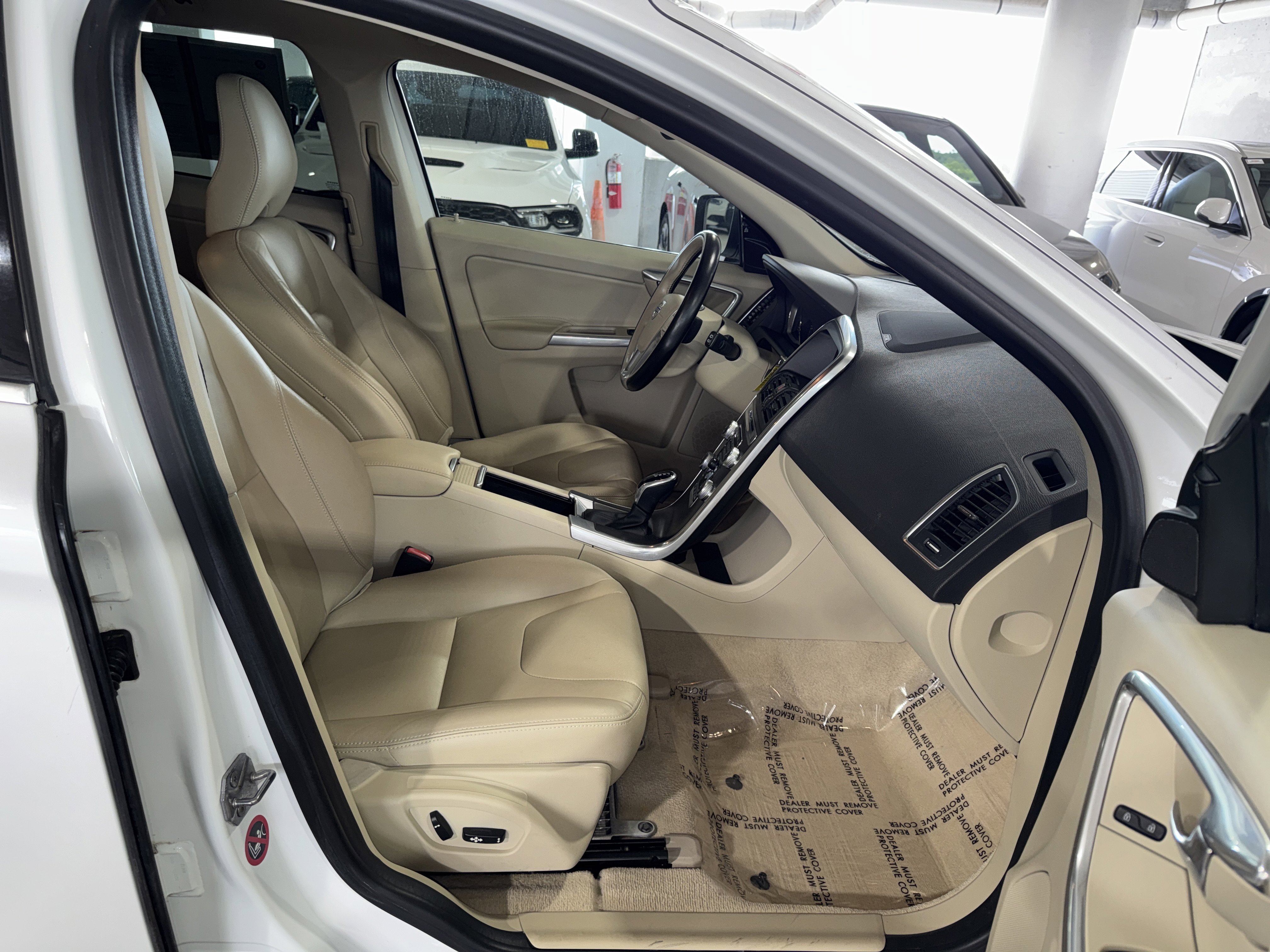 Used 2016 Volvo XC60 T6 Platinum AWD/4WD image 10