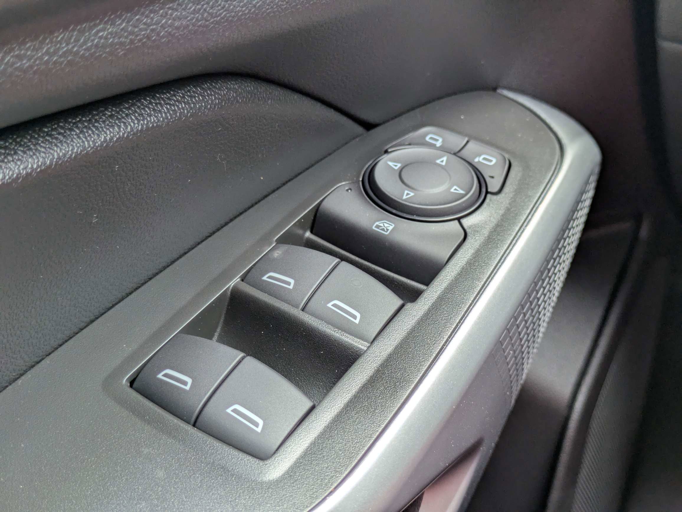 New 2026 Chevrolet Trax LS FWD image 24