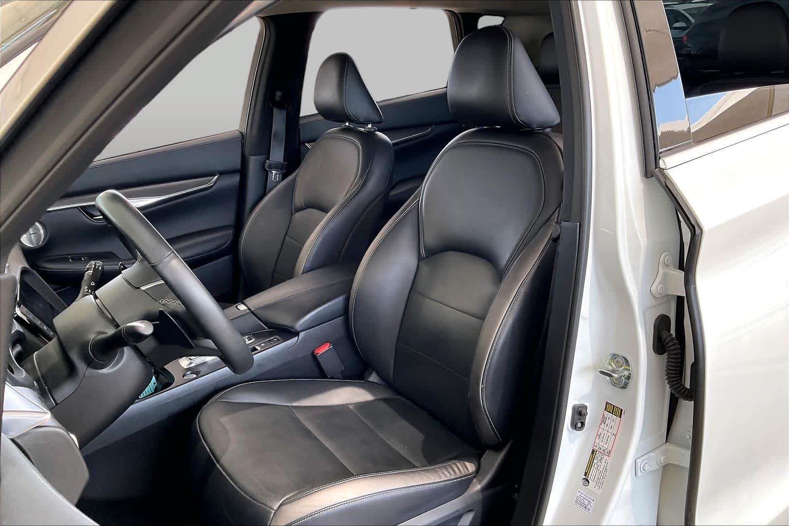 Used 2024 INFINITI QX50 Luxe FWD image 8
