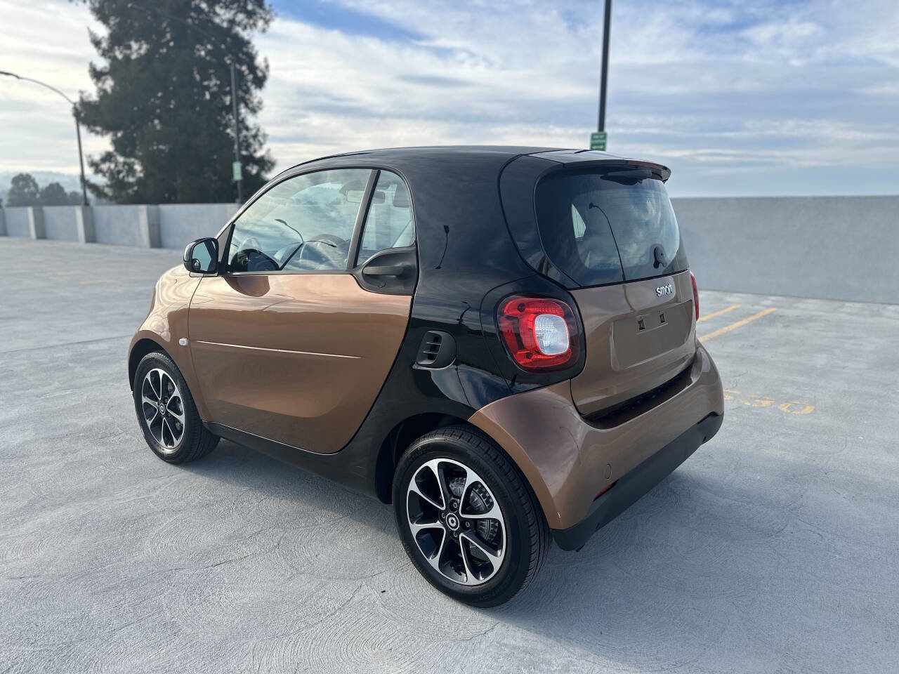 Used 2016 smart fortwo passion image 3