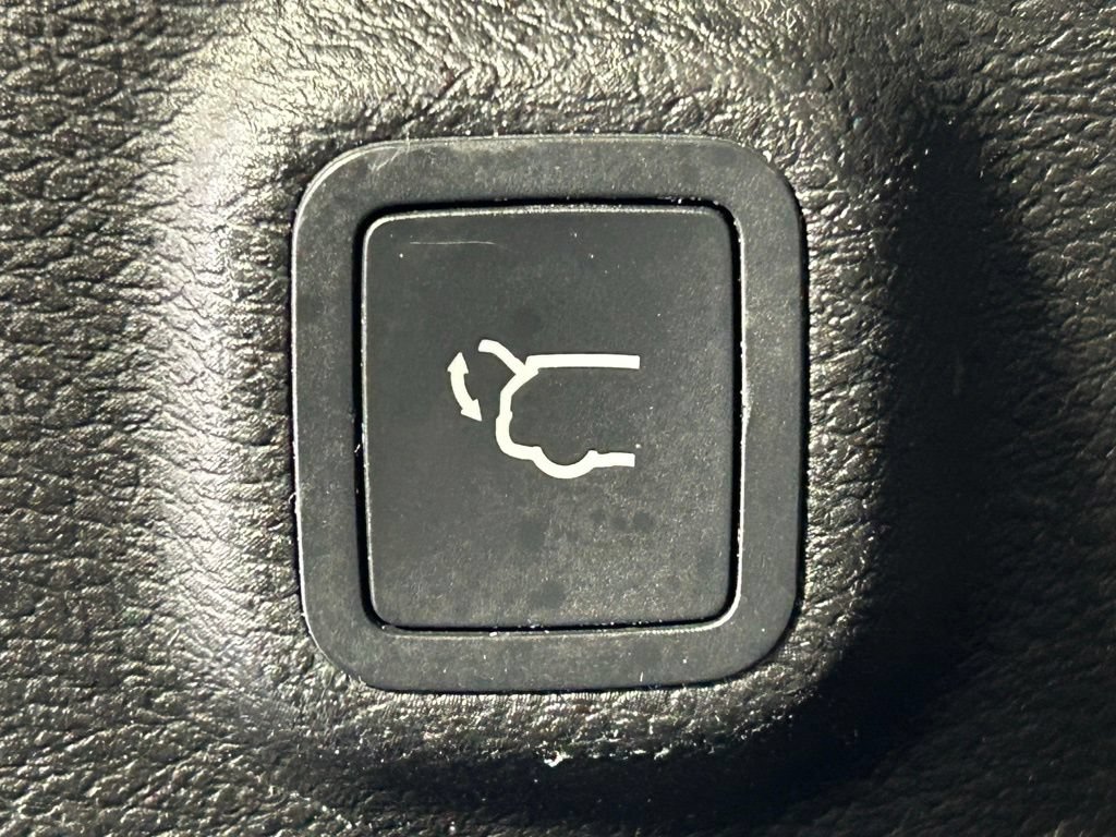 Used 2019 Jeep Cherokee Limited AWD/4WD image 15