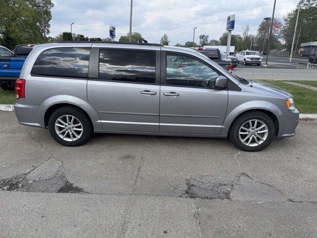 Used 2016 Dodge Grand Caravan SXT FWD image 9