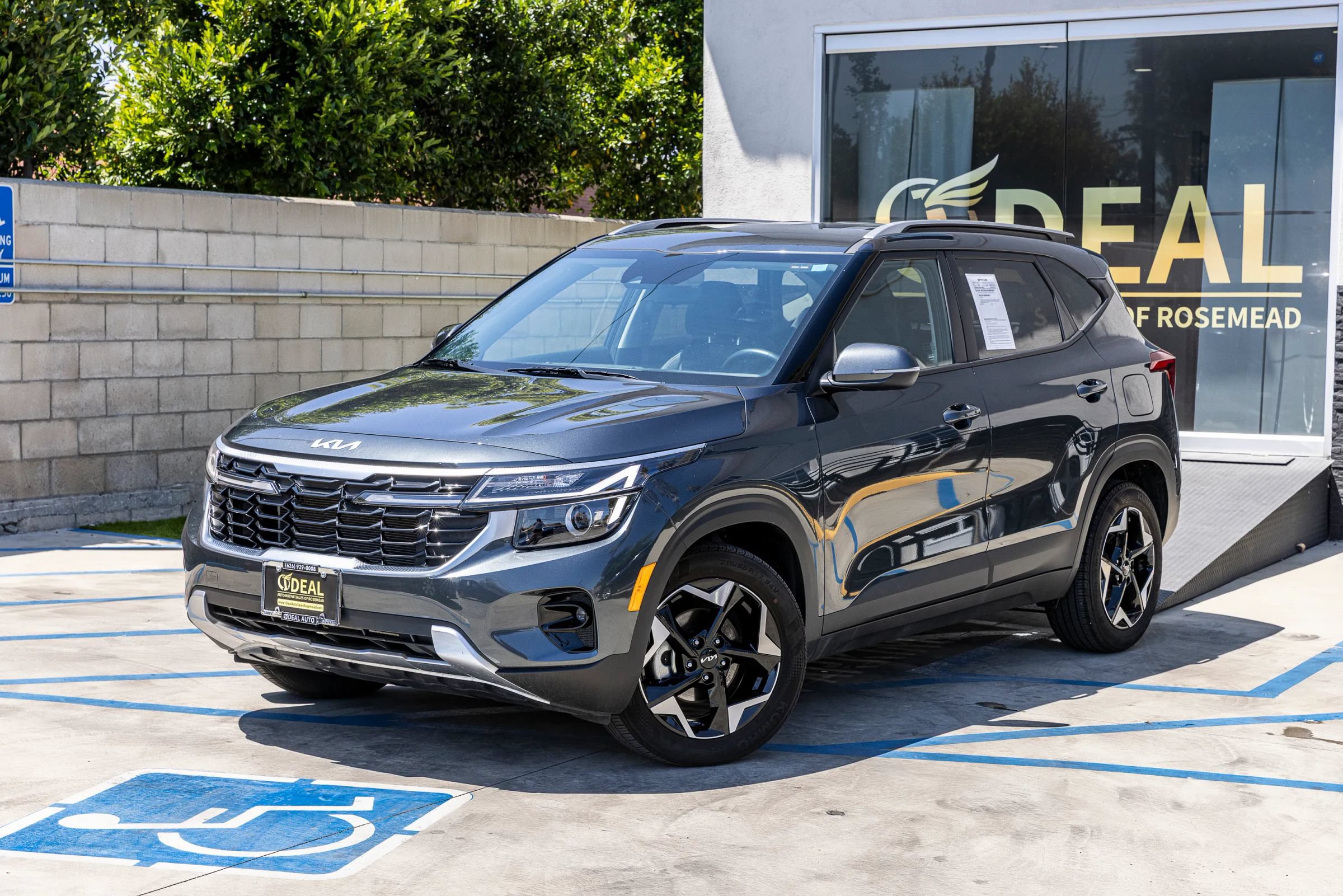 Used 2025 Kia Seltos S FWD image 6