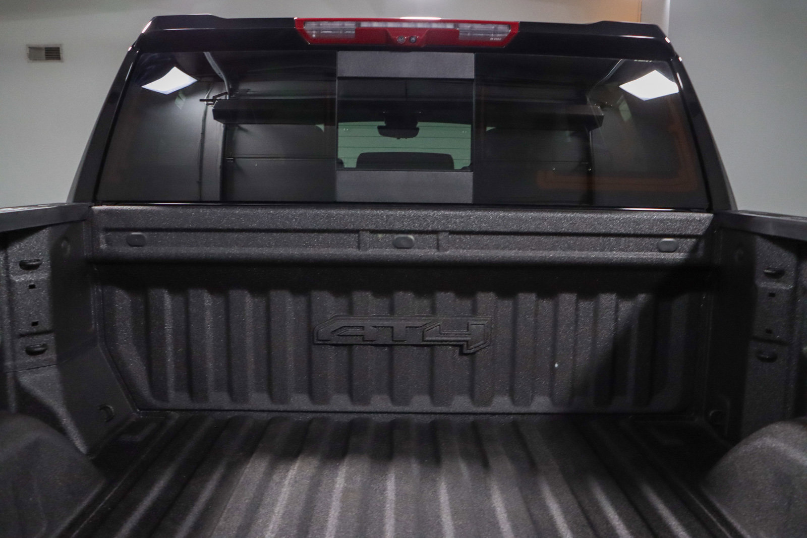 Used 2024 GMC Sierra 1500 AT4 w/ Technology Package image 33