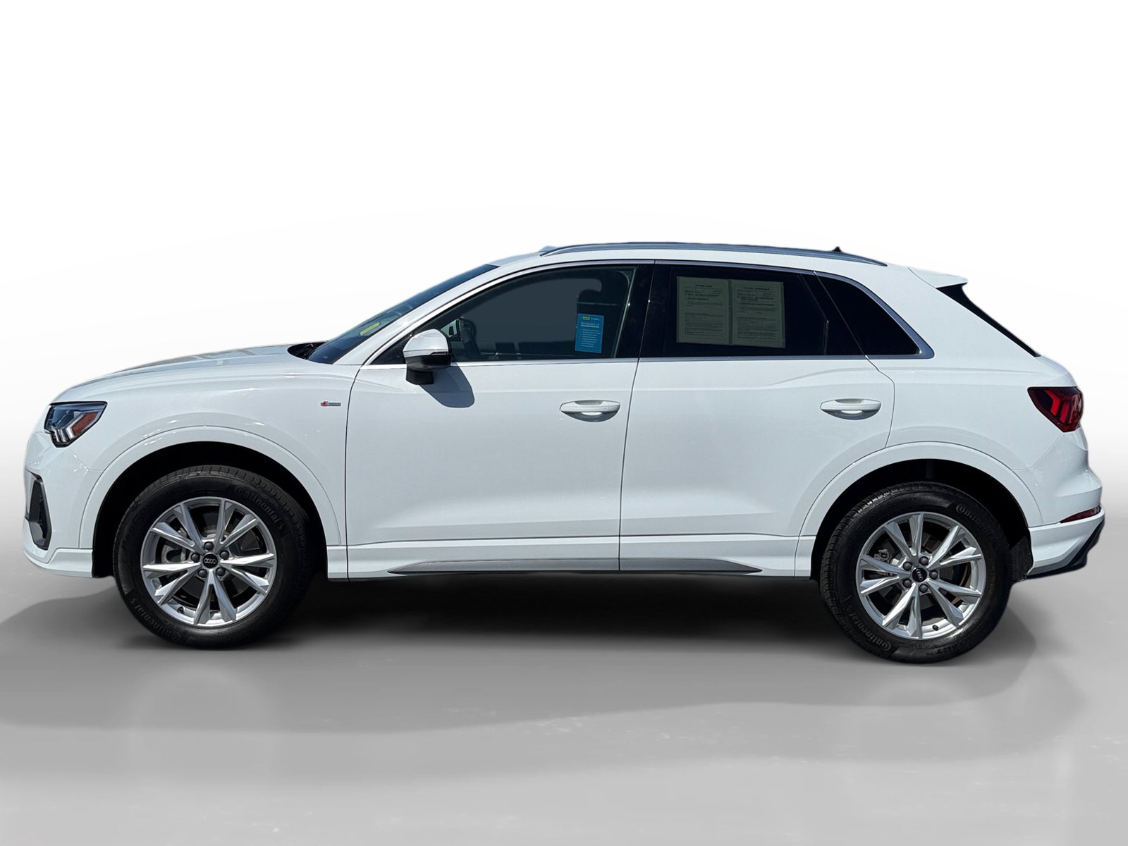 Used 2023 Audi Q3 2.0T Premium Plus w/ Premium Plus Package AWD/4WD image 2