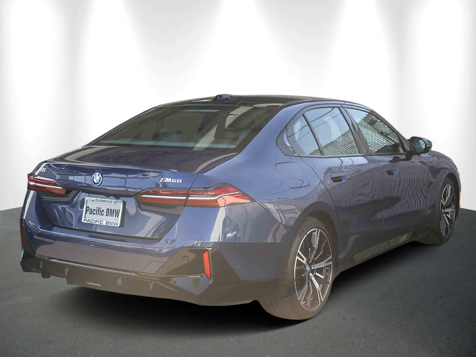 Used 2025 BMW i5 M60 w/ Executive Package image 6