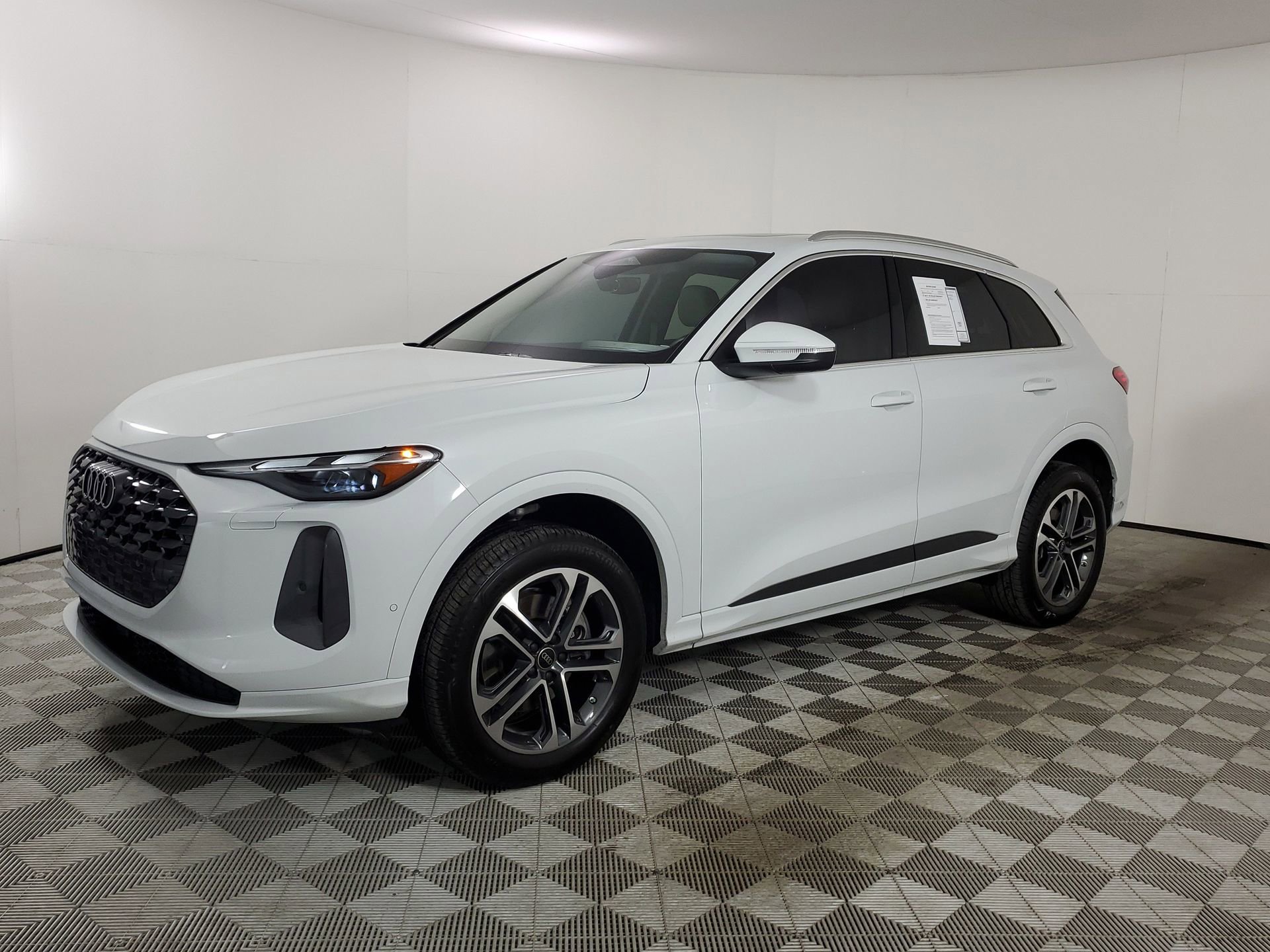 Certified 2025 Audi Q5 2.0T Premium image 5