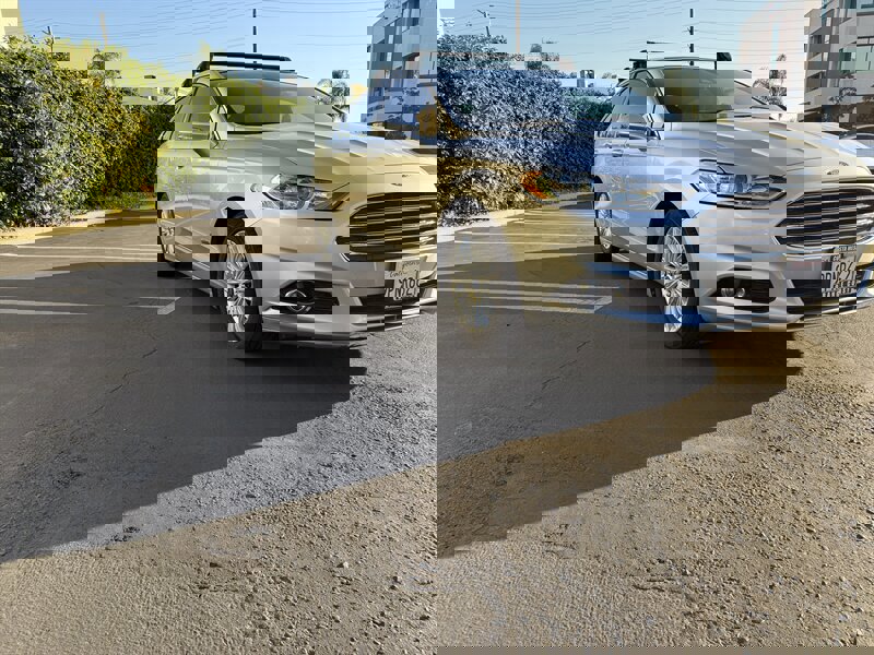 Used 2014 Ford Fusion Energi Titanium w/ Driver Assist Package image 5