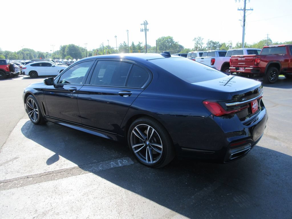 Used 2020 BMW 745e xDrive AWD/4WD image 8