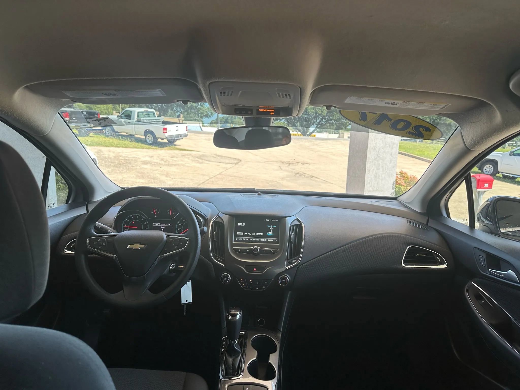 Used 2017 Chevrolet Cruze LT image 9