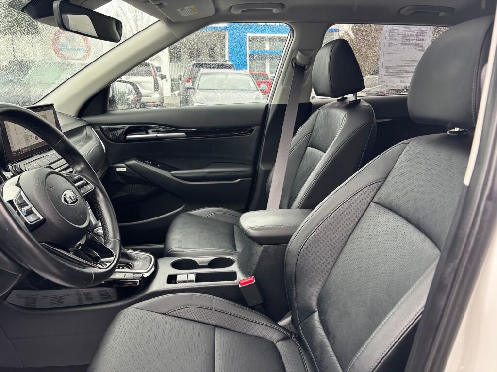 Used 2021 Kia Seltos SX w/ SX Sunroof Package image 14