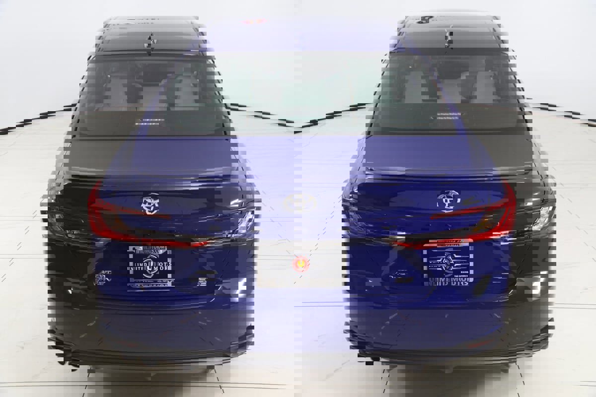 Used 2025 Toyota Camry SE image 44