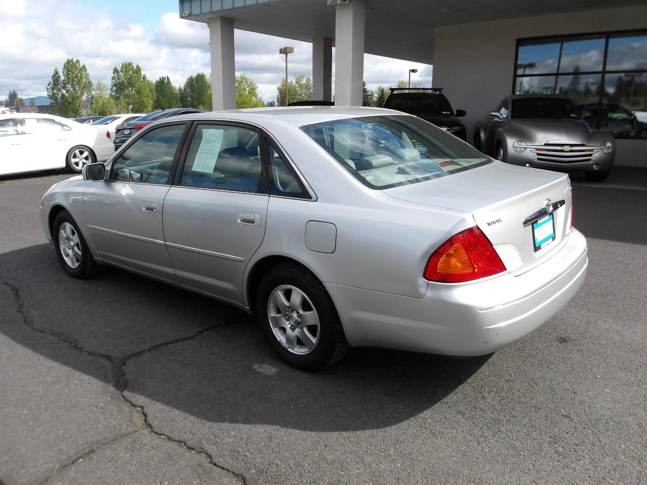 Used 2002 Toyota Avalon XL FWD image 3