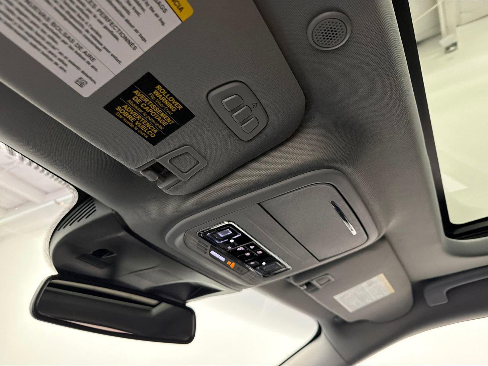 Used 2022 Lincoln Corsair AWD w/ Premium Package image 32