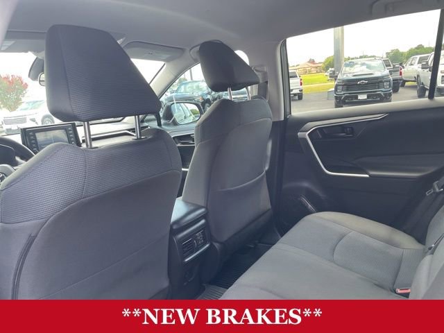 Used 2022 Toyota RAV4 LE image 20